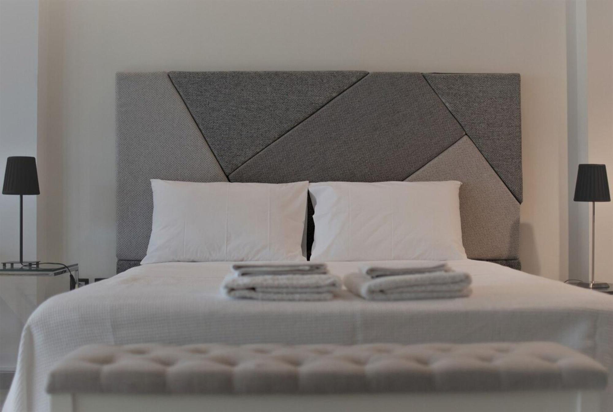 Apartament Stylish Boutique Loft With Private Balcony Ateny Zewnętrze zdjęcie