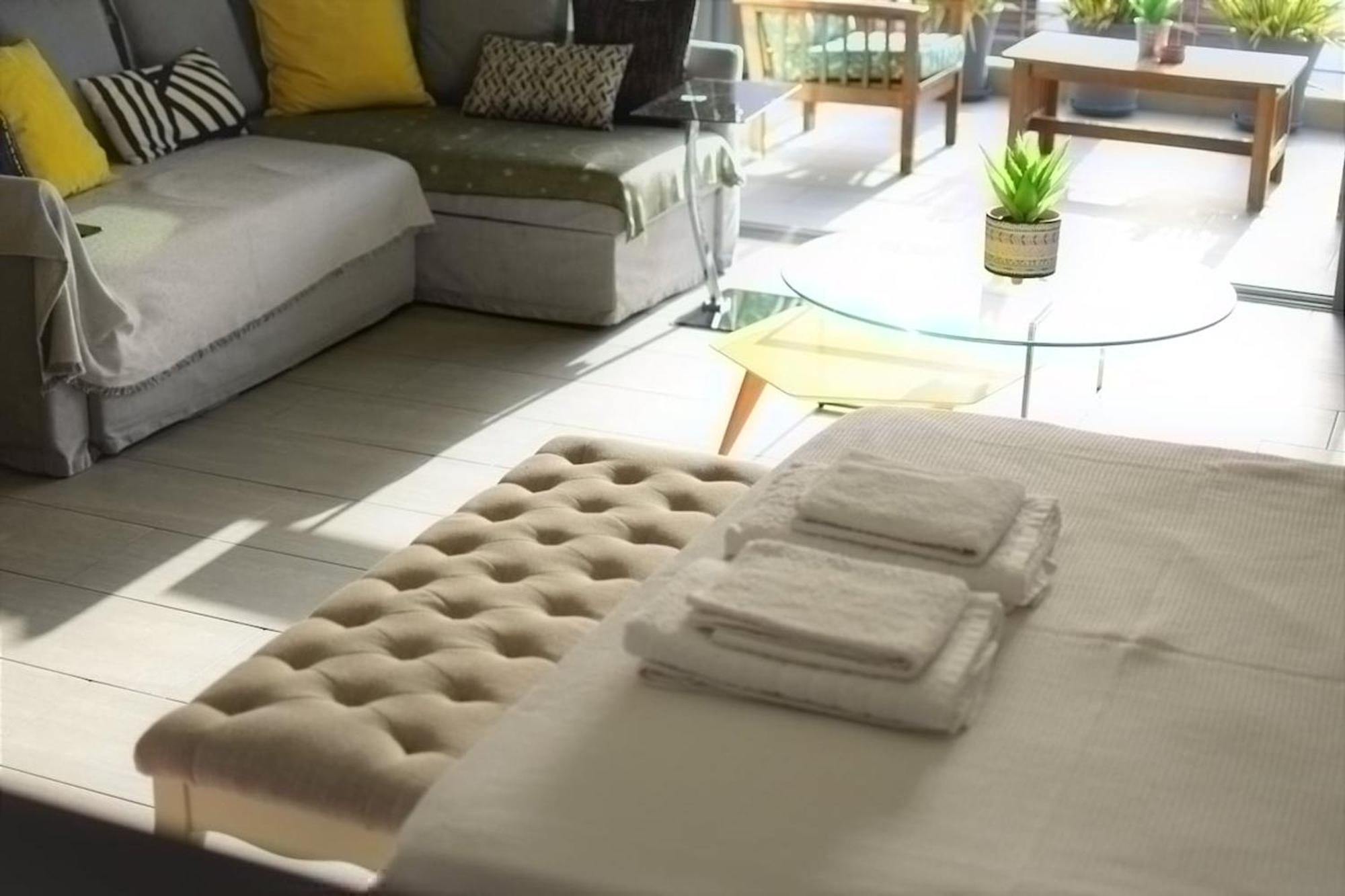 Apartament Stylish Boutique Loft With Private Balcony Ateny Zewnętrze zdjęcie
